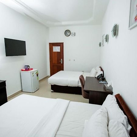 Hotel Everest Rd Congo Киншаса Экстерьер фото
