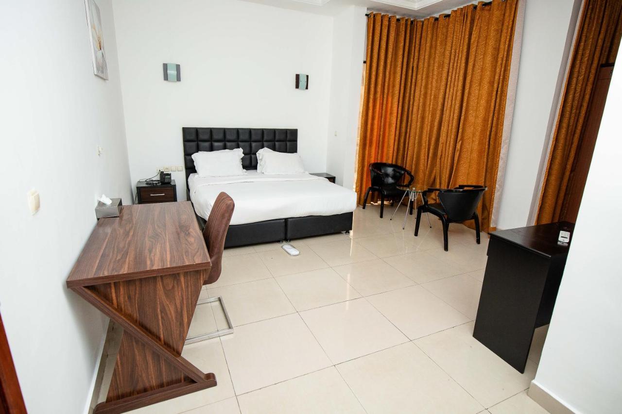 Hotel Everest Rd Congo Киншаса Экстерьер фото