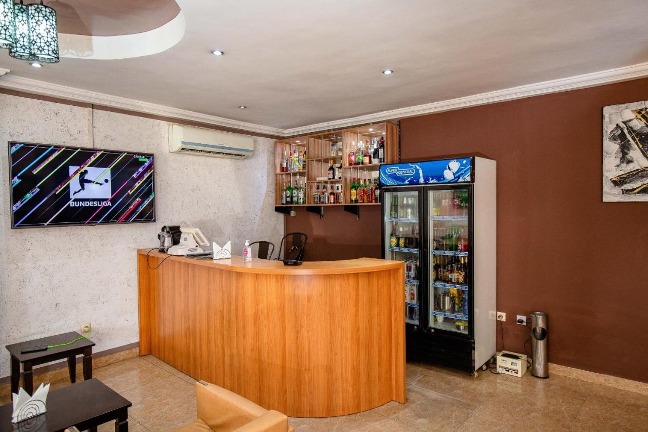 Hotel Everest Rd Congo Киншаса Экстерьер фото