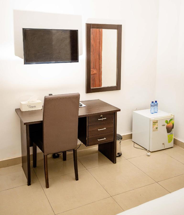 Hotel Everest Rd Congo Киншаса Экстерьер фото